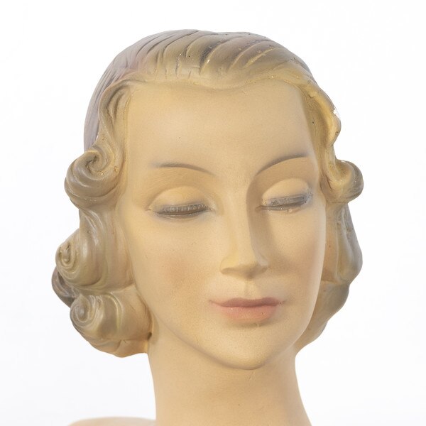 Lady Mannequin